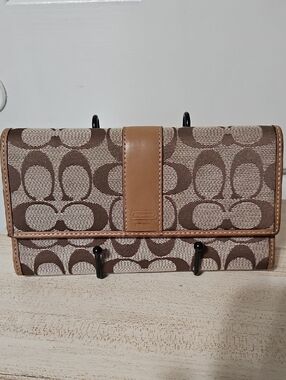 Coach EUC Brown/Tan Signature Jacquard Wallet
